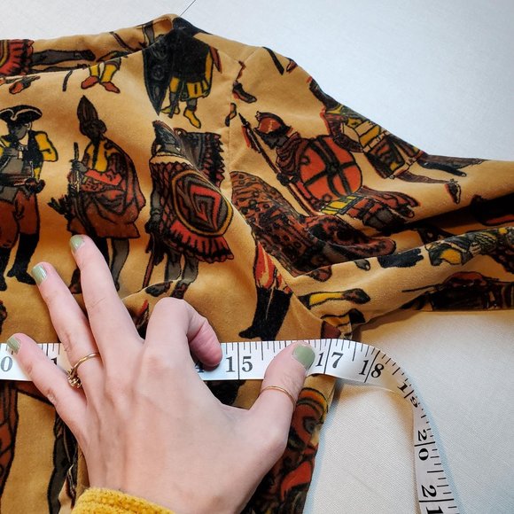 Vintage Velvet Boat Neck Medieval Knights Warriors Print Armor Cropped Shirt - Picture 13 of 15